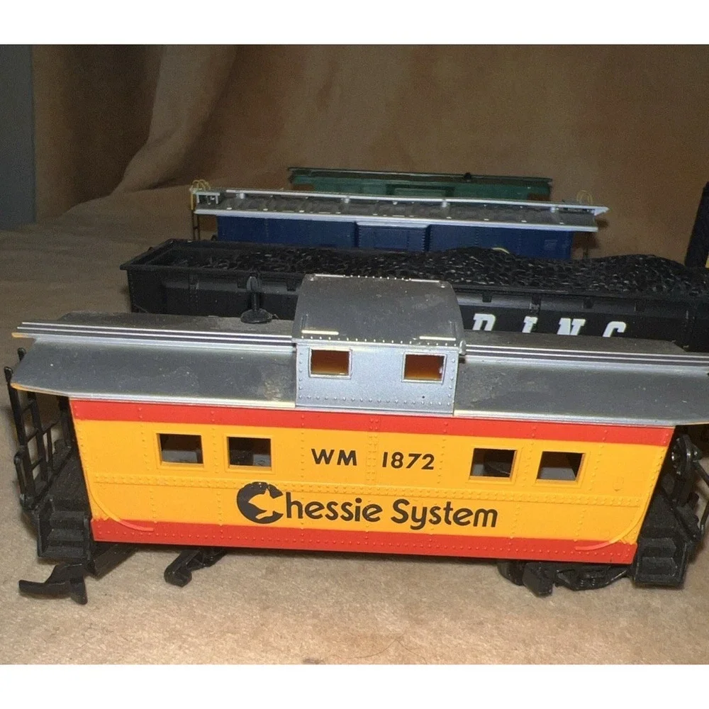 12 Train Cars HO Scale Reading, B&O W.P. Chessie or Flat Baby Ruth DuPont Etc